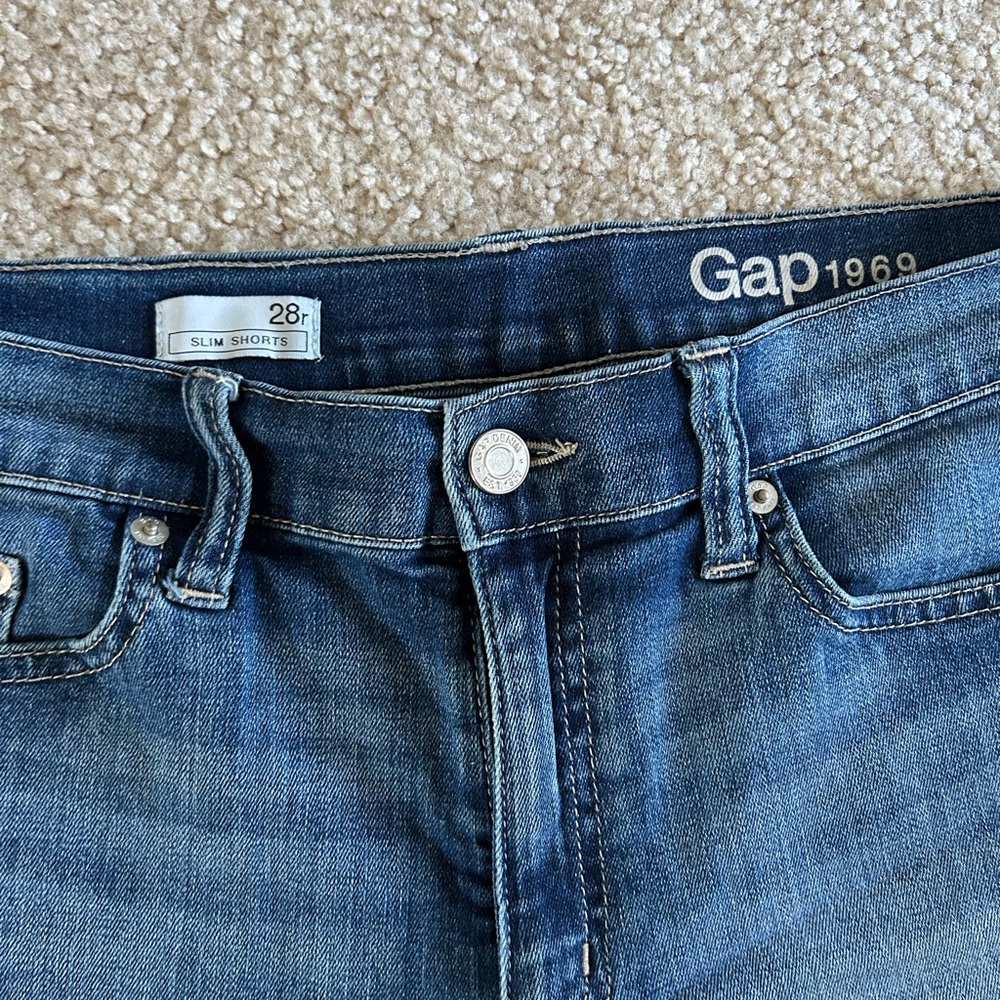 GAP 1969 Classic Blue Slim Shorts